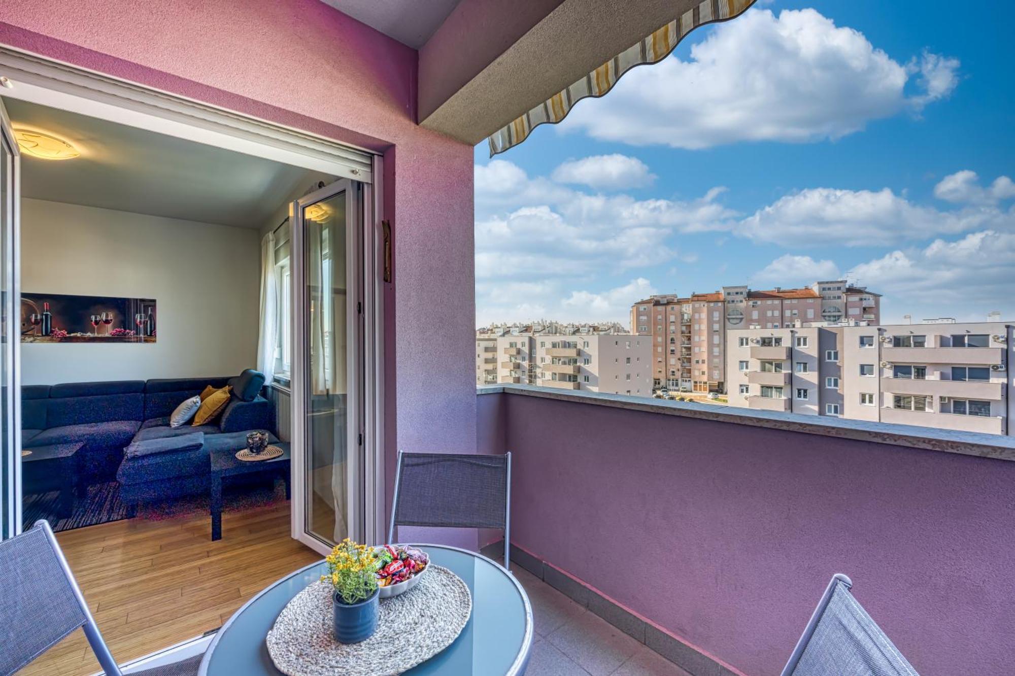 Apartment Dea - Three Bedroom Apartment Pula Extérieur photo